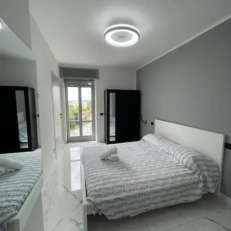 Luxury Appartament Como, شقة كومو